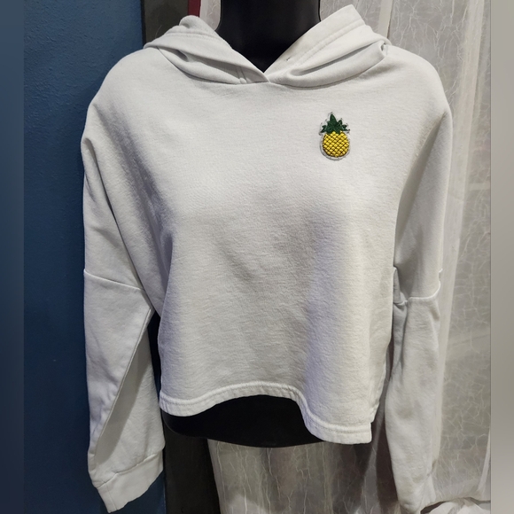 Fancyqube Tops - White Pineapple Embroidered Cropped Hoodie